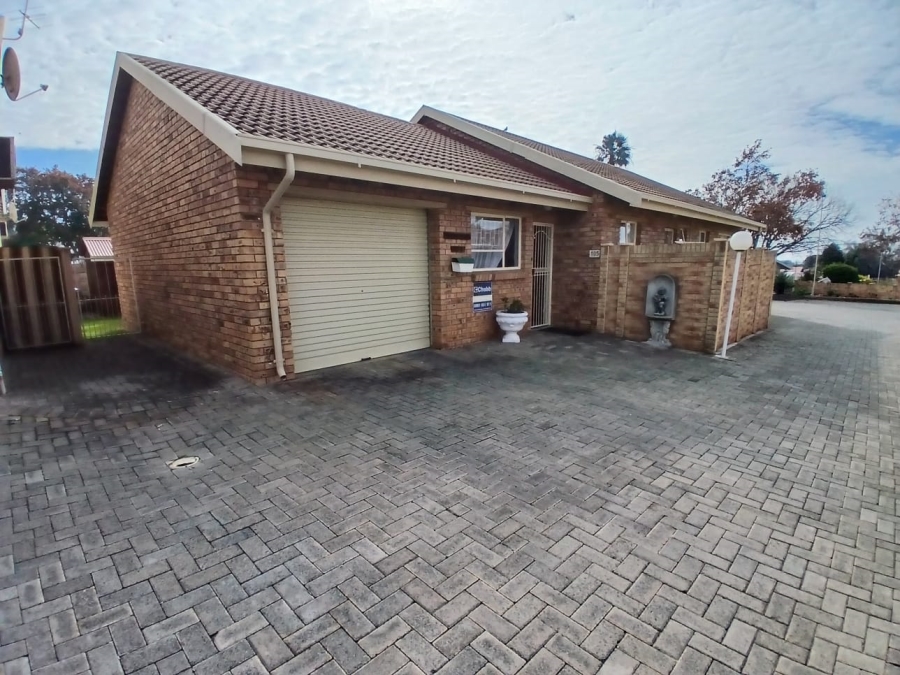 3 Bedroom Property for Sale in Uitsig Free State